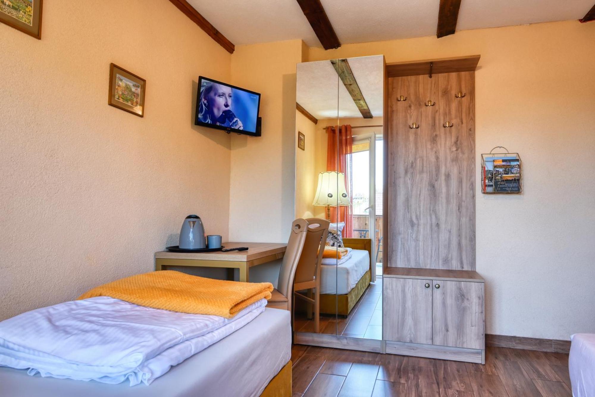 Bed and Breakfast Osrodek Jagienka Zieleniec Duszniki Zdrój Exterior foto